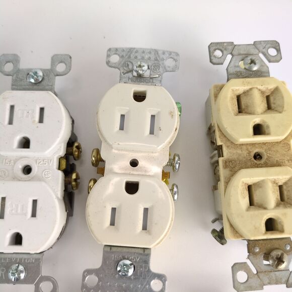 Vtg Lot 12 Wall Receptacles, Residential-Grade Outlets, Duplex Leviton Hubbel+ - Picture 4 of 9
